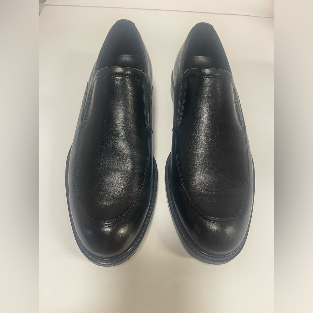 Ecco Men's Classic Black Slip-On Loafers
